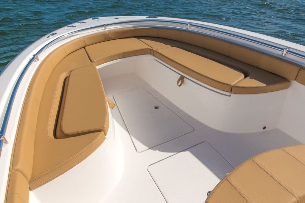 forward-seating-contender24s